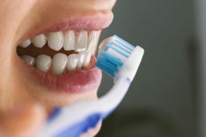 Cần lưu ý cách vệ sinh răng miệng để trị hôi miệng