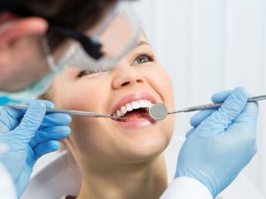 Bọc răng sứ cho răng mọc lệch