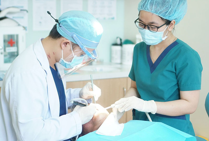 Nha khoa được trang bị công nghệ, máy móc hiện đại giúp giảm thiểu đau đớn
